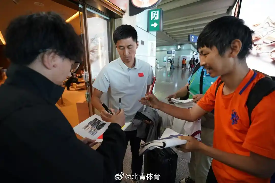 中国裁判世界杯首次主裁VAR助理裁判_马宁将登场！主哨厄瓜多尔vs库拉索，中国裁判历史第二人_马宁第二界世界杯裁判员名单