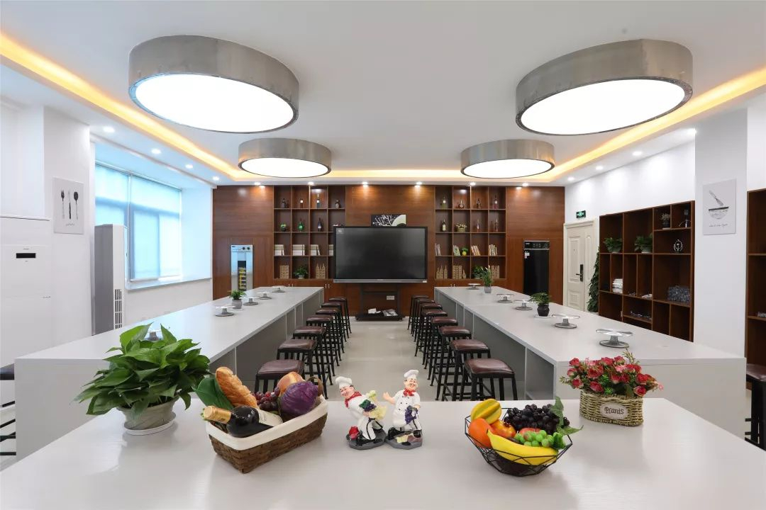 江北区初中入学政策_重庆徐悲鸿中学招生_重庆徐悲鸿中学网站