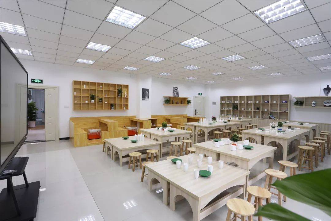 重庆徐悲鸿中学招生_重庆徐悲鸿中学网站_江北区初中入学政策
