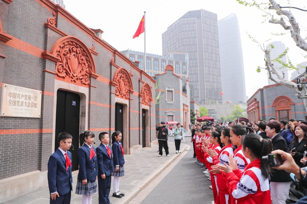 习近平总书记给少先队红领巾讲解员回信_传承红色基因 少先队活动_优秀少先队员事迹200字