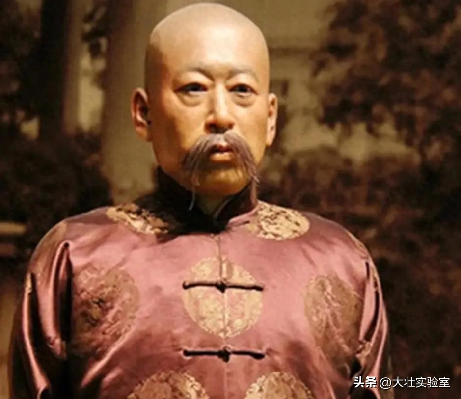 督军的少妻_督军的少妻写完了吗_督军夫人
