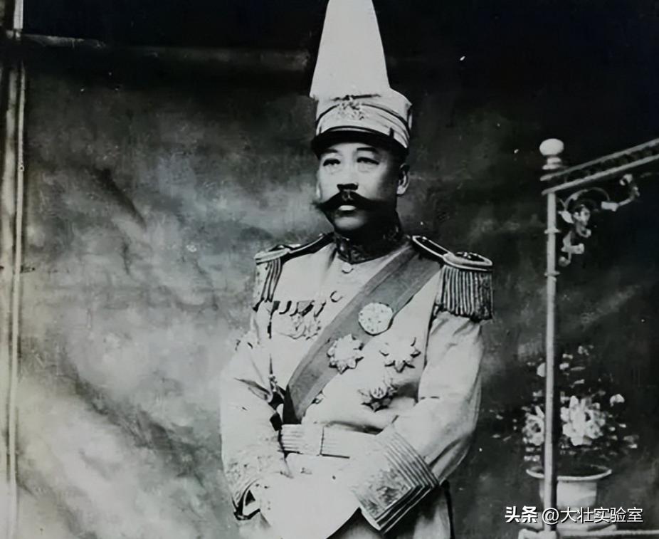 督军的少妻_督军夫人_督军的少妻写完了吗