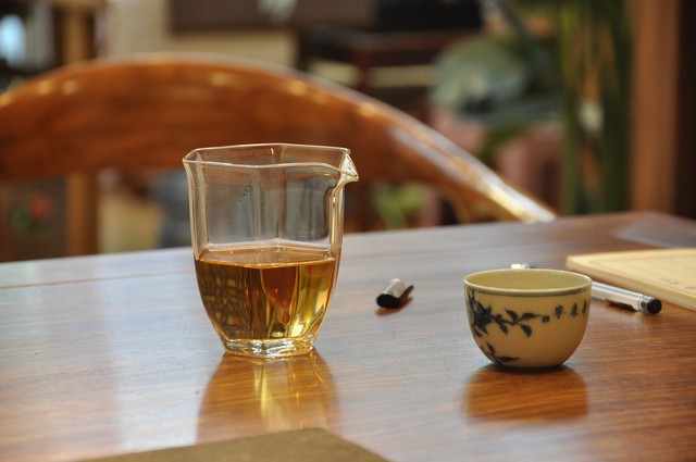 喝过的茶叶枕头的危害_茶瘾的危害_长期饮茶的潜在伤害