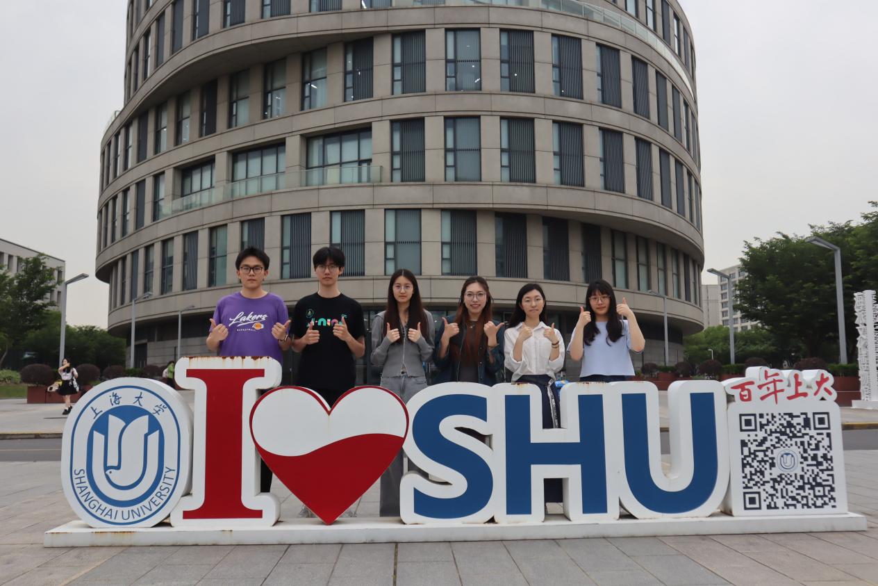 上海中国青年旅行社官网_中国旅游新方式_上海大学青年学子记录外国游客体验