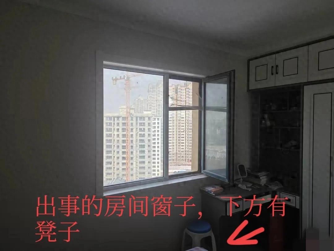 小学生跳楼事件反思_朋友圈老师投诉悲剧_初三女孩跳楼事件分析