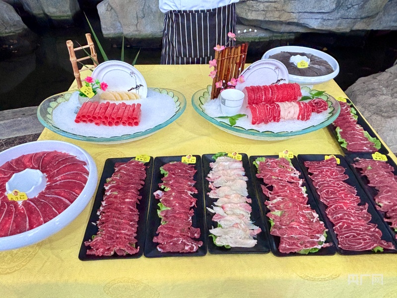 安顺美食攻略_贵州安顺有什么好吃的_关岭断桥青椒鱼火锅