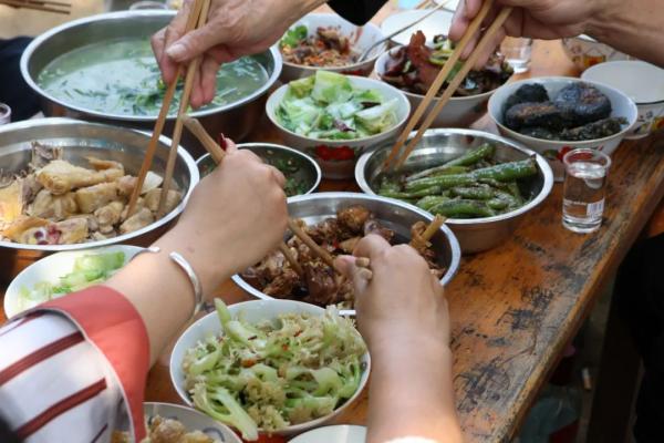 红河哈尼族彝族自治州河口县林下鸡养殖_林下养殖生态模式_南溪镇溪东社区下寨小组生态鸡养殖基地