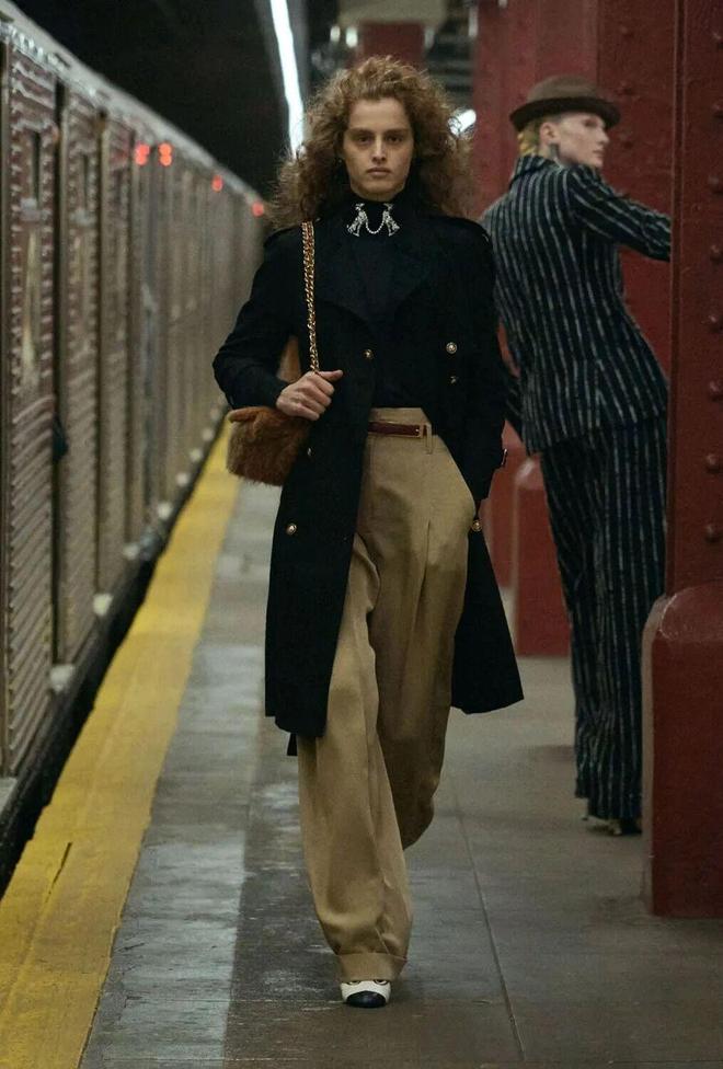 香奈儿艺术总监_辛芷蕾王一博香奈儿合作款_香奈儿纽约地铁高级手工坊系列