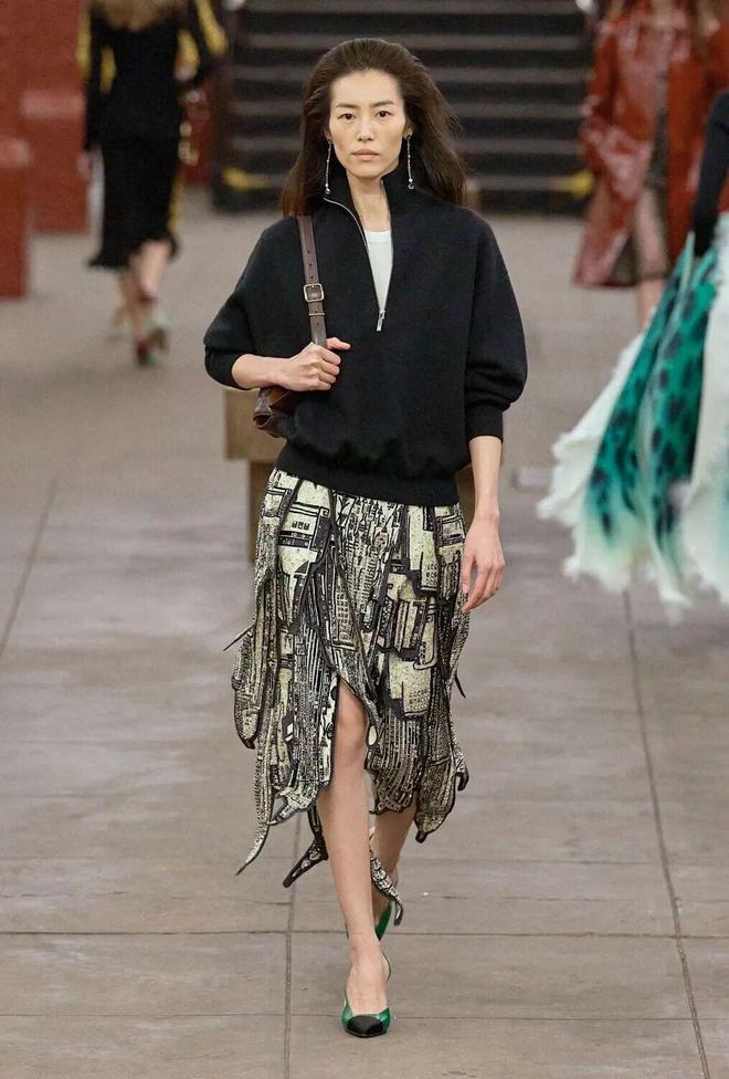 香奈儿艺术总监_辛芷蕾王一博香奈儿合作款_香奈儿纽约地铁高级手工坊系列