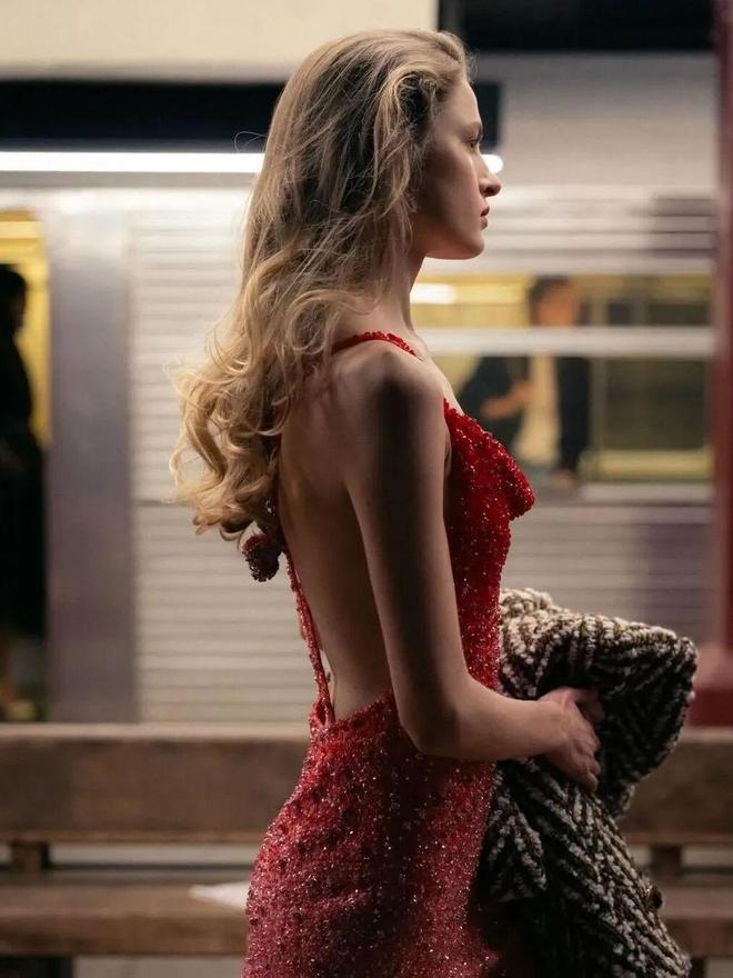 香奈儿纽约地铁高级手工坊系列_辛芷蕾王一博香奈儿合作款_香奈儿艺术总监