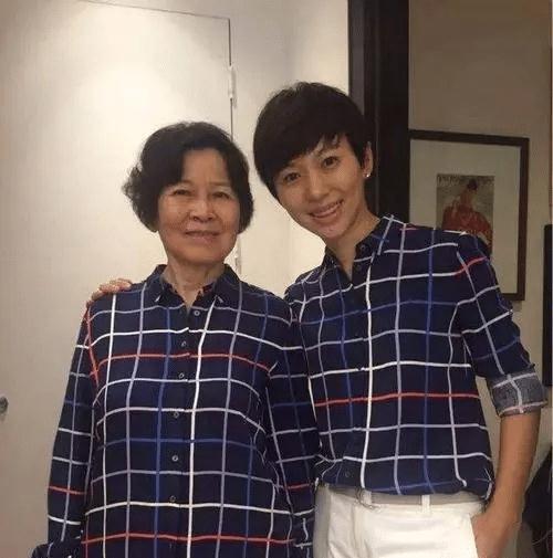 欧阳夏丹祖籍是哪里人_欧阳夏丹疫情期间销售湖北滞销商品_欧阳夏丹疫情期间连麦带货卖湖北特产