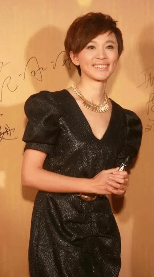 欧阳夏丹疫情期间连麦带货卖湖北特产_欧阳夏丹疫情期间销售湖北滞销商品_欧阳夏丹祖籍是哪里人