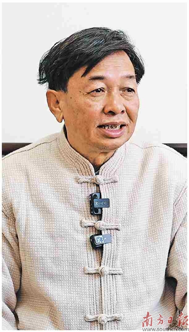 最大的梅花坑砚石作品_端砚巨作《鹅潭新韵》_四大名砚端砚