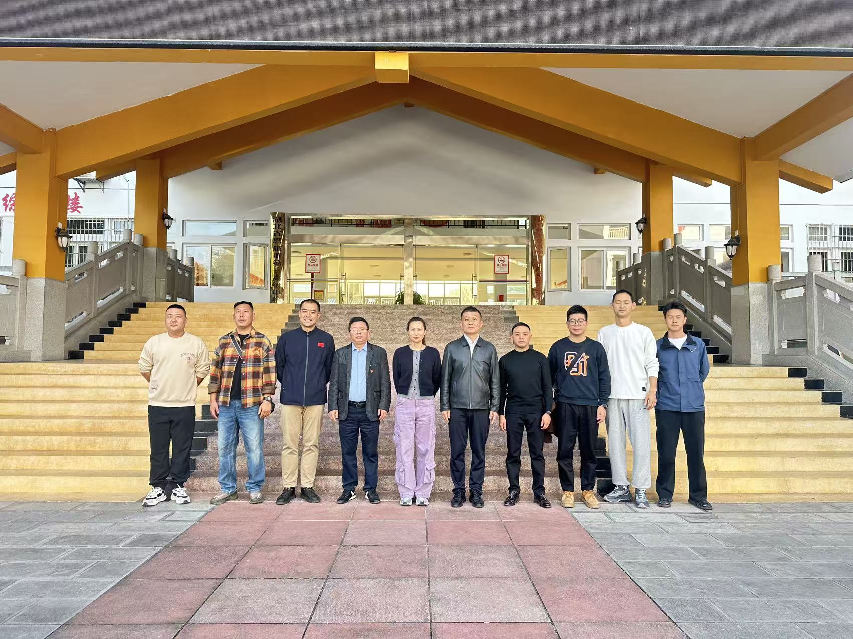 恩施市第三高级中学体育专业升学指导_湖北民族大学体育学院招生宣传_恩施三中死人