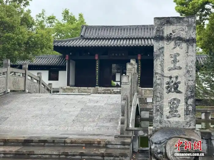 何润东 宿迁 霸王归来2026年苏超_何润东现身宿迁 市民高喊欢迎回家