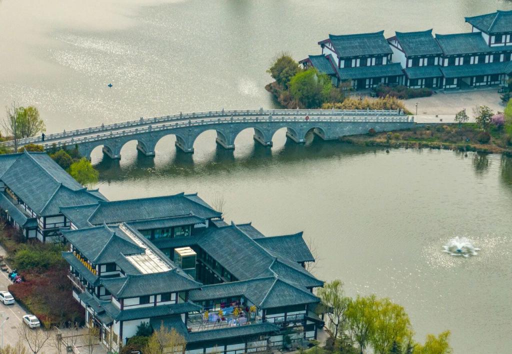 何润东现身宿迁 市民高喊欢迎回家_项羽虞姬宿迁文旅合作_宿迁苏超何润东项羽揭幕战