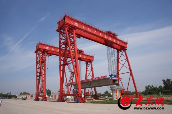 津潍高铁智能梁场建设_箱梁钢筋图片_滨州高铁箱梁架设