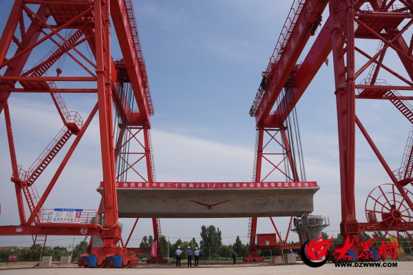 箱梁钢筋图片_滨州高铁箱梁架设_津潍高铁智能梁场建设