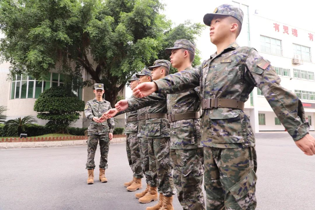 21式水墨云纹迷彩_武警泉州支队新式作训服_海警新设计服装