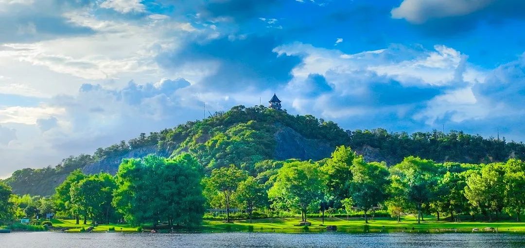 2025年中高考毕业生上海旅游优惠_上海欢乐谷玛雅水公园联票_上海欢乐谷应届生门票立减80元