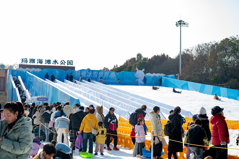 欢乐谷烟花秀马年_上海欢乐谷玛雅水公园联票_上海玛雅冰雪世界新春活动