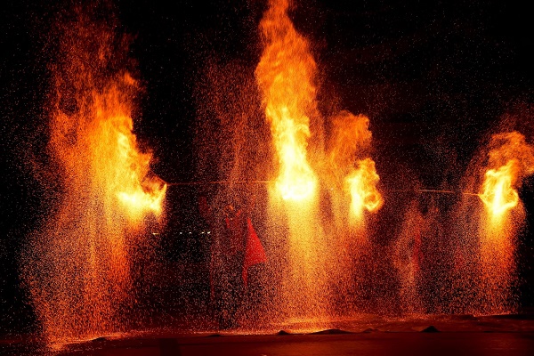 上海欢乐谷玛雅水公园联票_欢乐谷烟花秀马年_上海玛雅冰雪世界新春活动