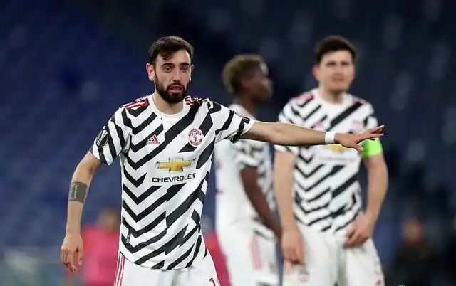 曼联客场不败_英超-曼联3-1维拉 b费助攻双响谢什科破门_英超客场不败纪录