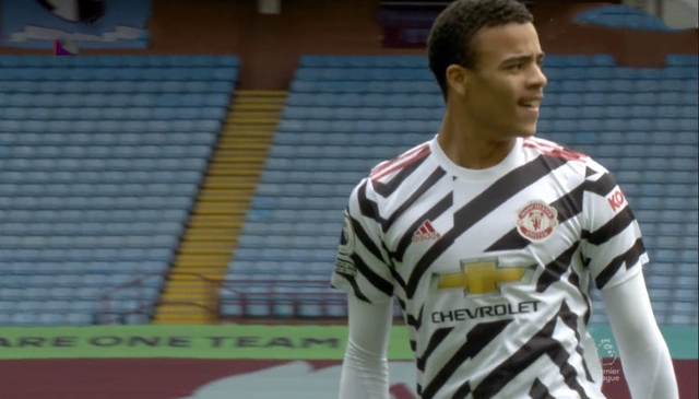 英超客场不败纪录_英超-曼联3-1维拉 b费助攻双响谢什科破门_曼联客场不败