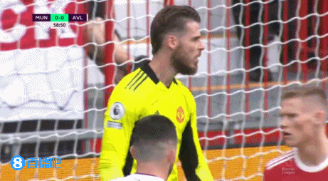 卢克-肖伤退德赫亚失误_2021-22赛季英超第6轮曼联vs阿斯顿维拉比赛战报_英超-曼联3-1维拉 b费助攻双响谢什科破门