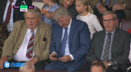 卢克-肖伤退德赫亚失误_英超-曼联3-1维拉 b费助攻双响谢什科破门_2021-22赛季英超第6轮曼联vs阿斯顿维拉比赛战报