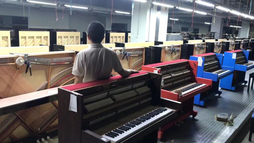 梵沃德珠江戈尔_珠江钢琴 型号_学习型钢琴