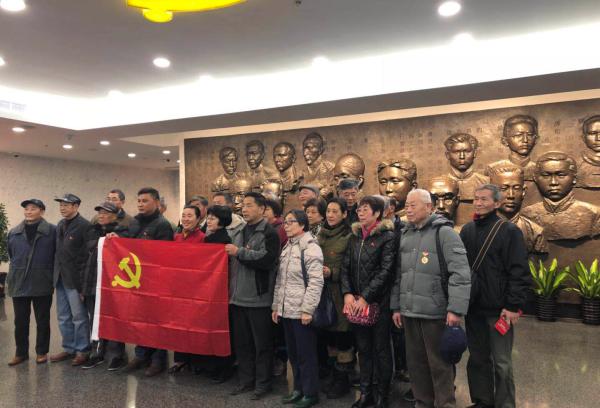 重温入党誓词_瞻仰中共一大会址_参观一大会址