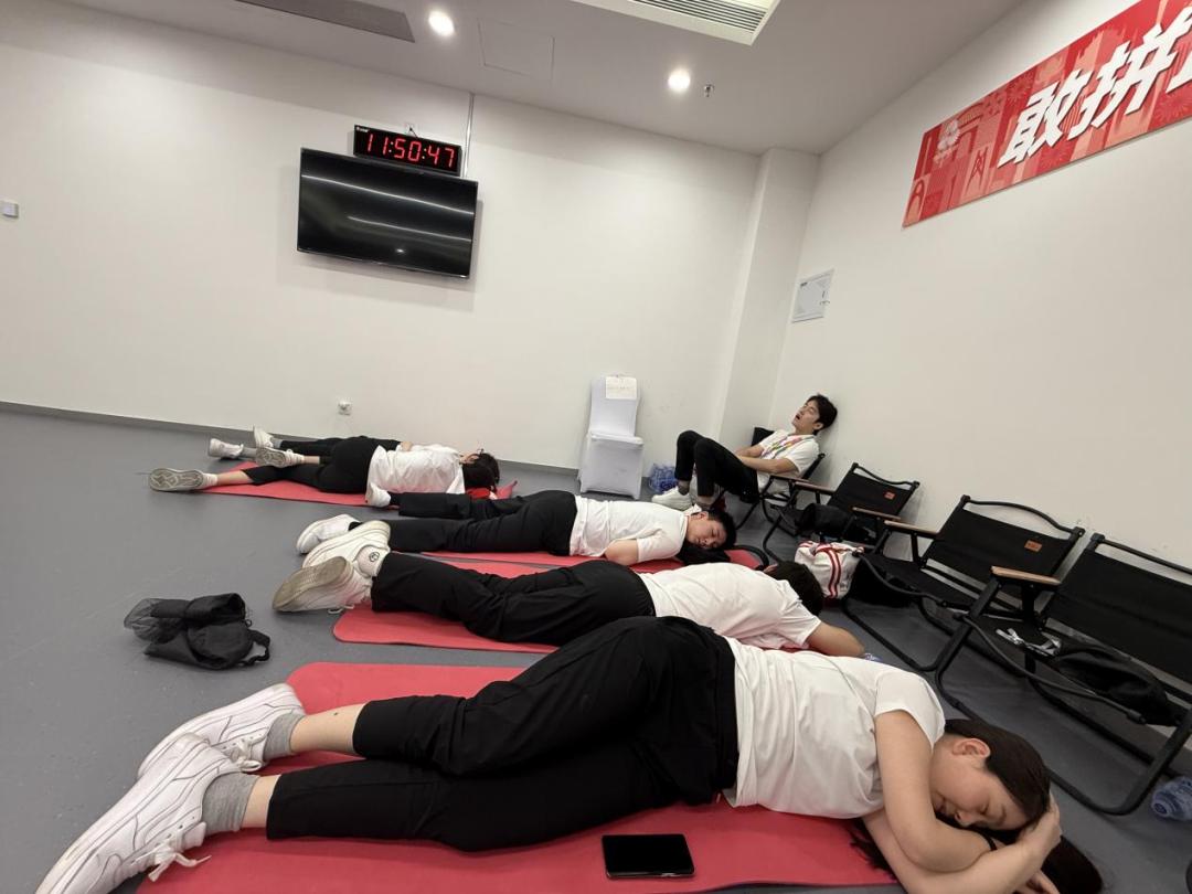 运动会诗歌朗诵_第十五届全运会开幕式朗诵中华体育精神_北京体育大学学子朗诵节目