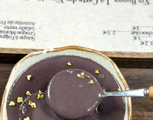 五黑粉功效与作用_五黑粉科学配比研究_黑枸杞泡水颜色变化的全过程