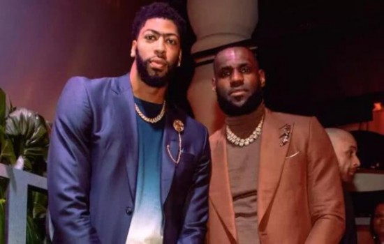 鹈鹕夏联因地震中断 勒布朗浓眉观战锡安_拉斯维加斯夏季联赛 湖人公牛 安东尼戴维斯锡安威廉姆森