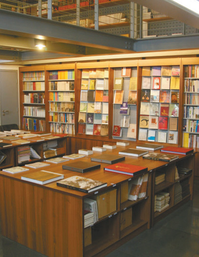 中国美术馆艺术书店购物立体画叫什么?百度一下_美术馆发展现状_美术馆文旅融合