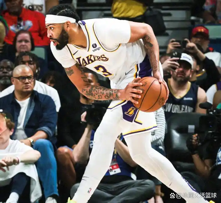 鹈鹕输球对西部排名影响_NBA鹈鹕湖人比赛结果分析_鹈鹕夏联因地震中断 勒布朗浓眉观战锡安