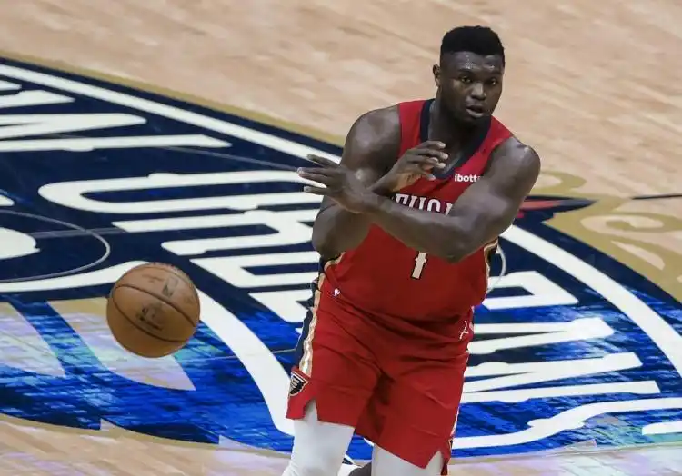 锡安鹈鹕生涯伤病_鹈鹕夏联因地震中断 勒布朗浓眉观战锡安_锡安NBA首秀