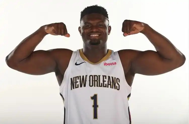 鹈鹕夏联因地震中断 勒布朗浓眉观战锡安_锡安NBA首秀_锡安鹈鹕生涯伤病