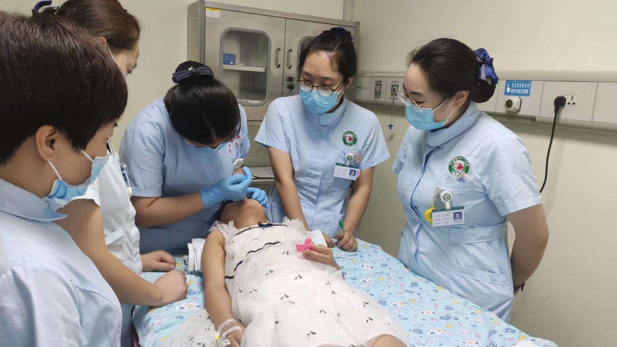 绵竹地区儿童鼻塞护理新技术_国外医生用气球给鼻塞患者通气_绵竹市人民医院儿科负压置换法