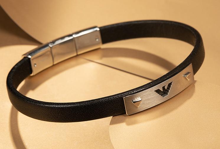 男士佛珠手链戴哪只手_男士项链怎么挑_男士手链搭配技巧