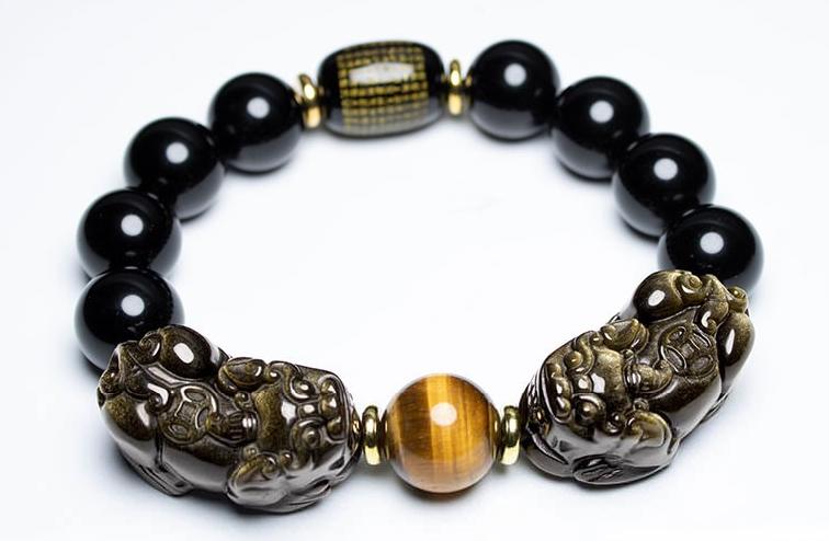 男士项链怎么挑_男士手链搭配技巧_男士佛珠手链戴哪只手