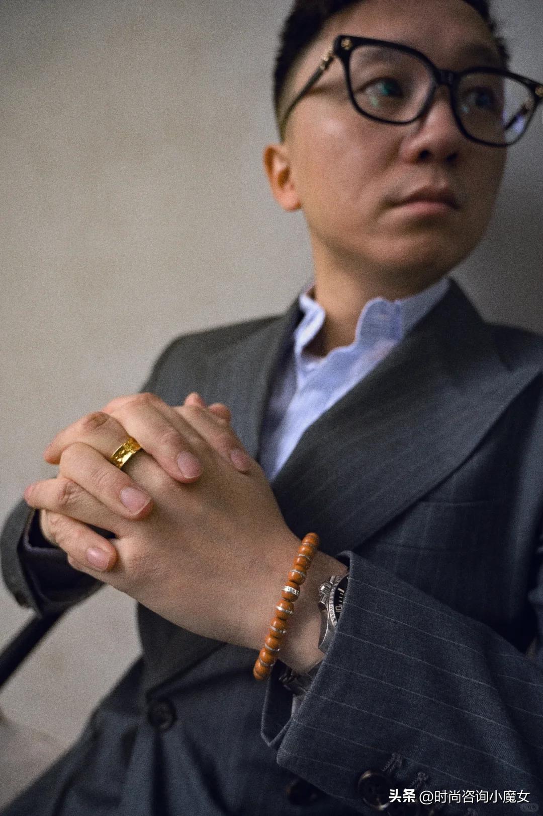 中年男士文玩手串挑选技巧_文玩手串搭配攻略_男士佛珠手链戴哪只手