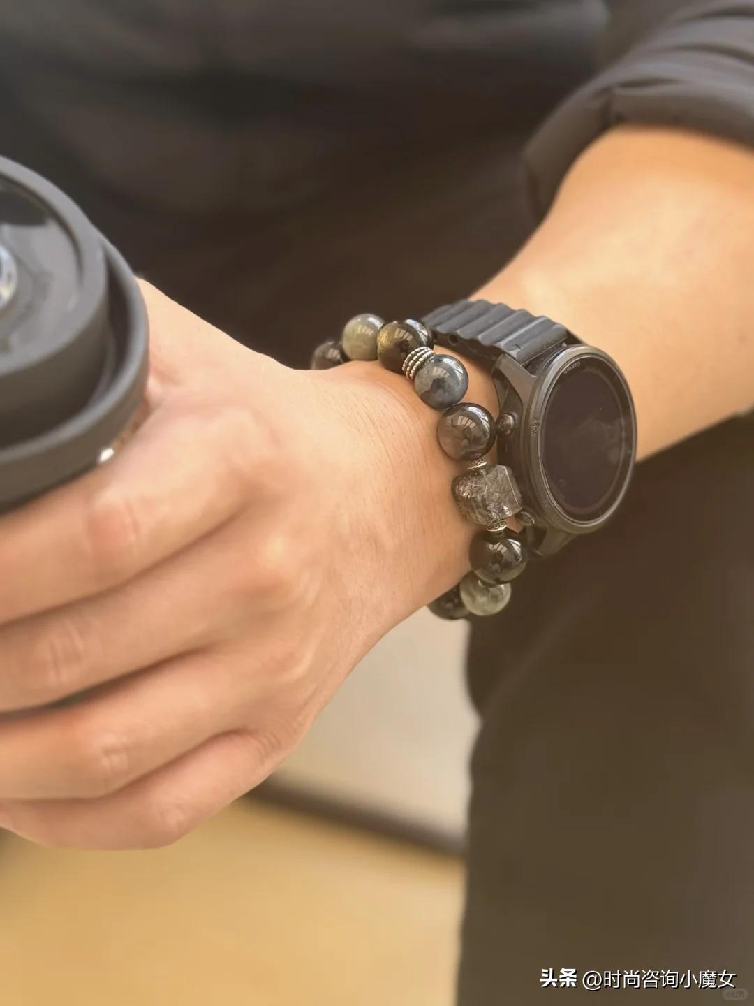 文玩手串搭配攻略_中年男士文玩手串挑选技巧_男士佛珠手链戴哪只手