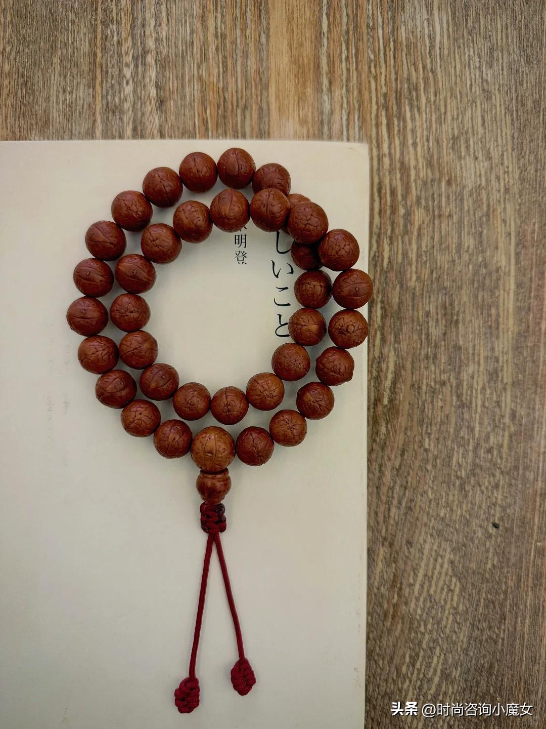 男士佛珠手链戴哪只手_中年男士文玩手串挑选技巧_文玩手串搭配攻略