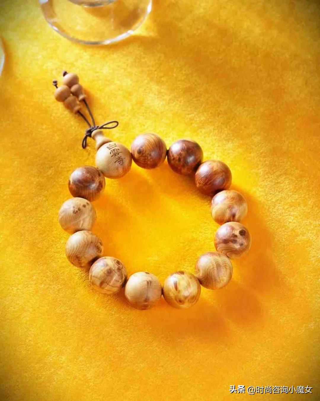 文玩手串搭配攻略_男士佛珠手链戴哪只手_中年男士文玩手串挑选技巧