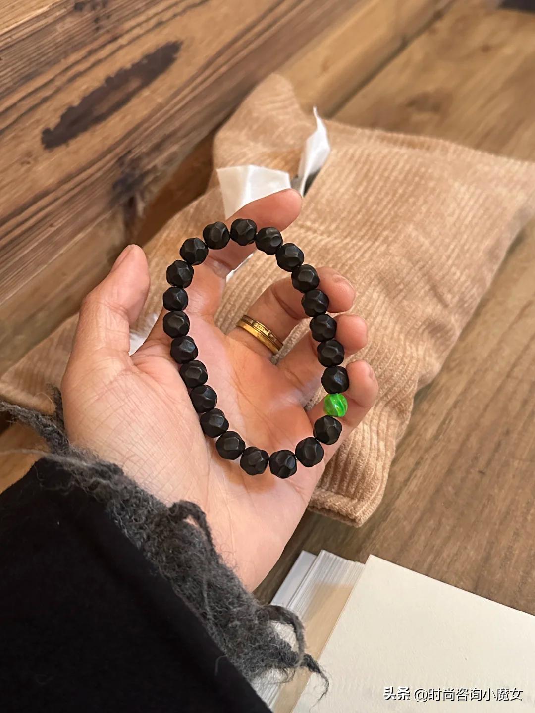 男士佛珠手链戴哪只手_中年男士文玩手串挑选技巧_文玩手串搭配攻略