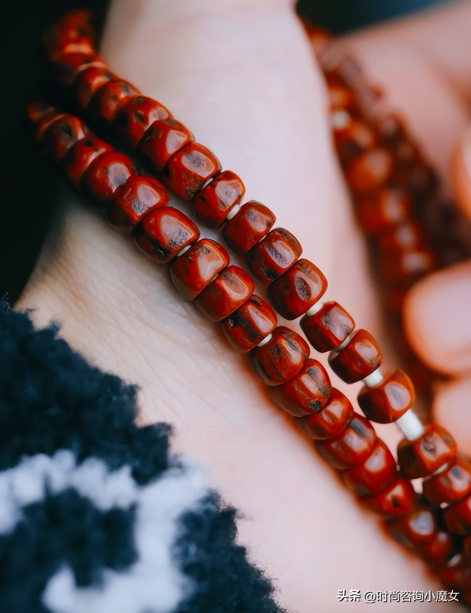 文玩手串搭配攻略_中年男士文玩手串挑选技巧_男士佛珠手链戴哪只手
