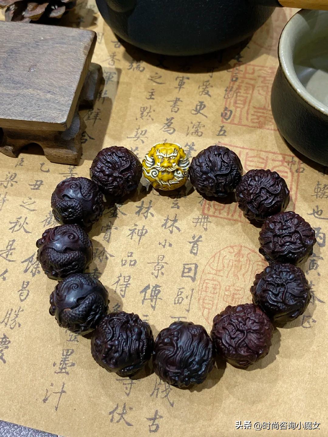 中年男士文玩手串挑选技巧_文玩手串搭配攻略_男士佛珠手链戴哪只手