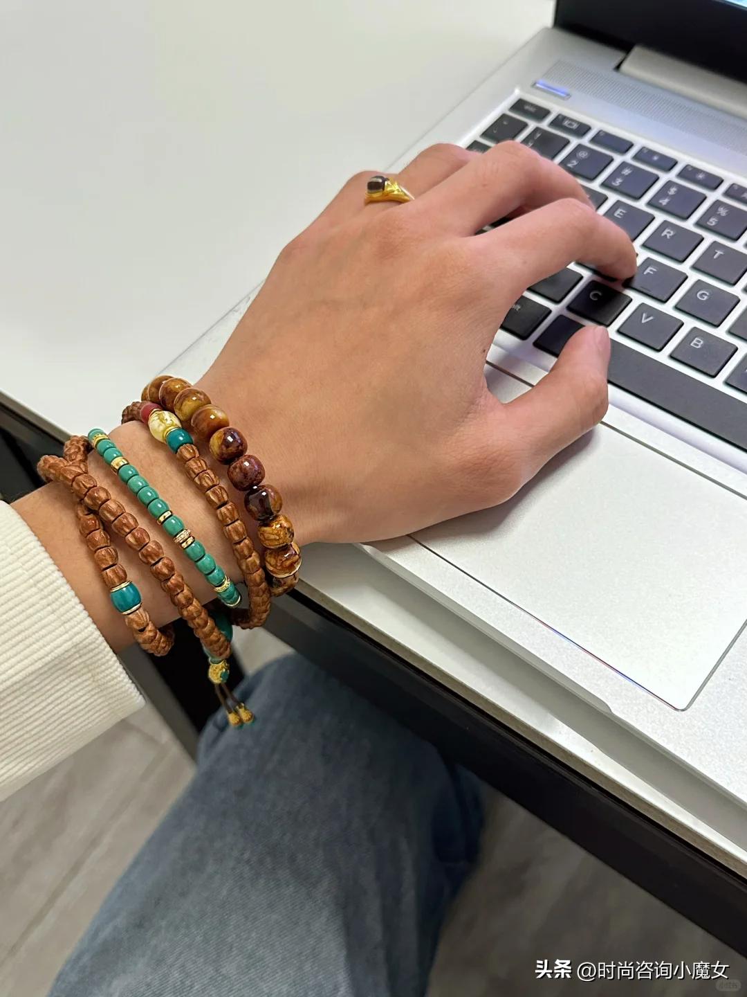 男士佛珠手链戴哪只手_文玩手串搭配攻略_中年男士文玩手串挑选技巧